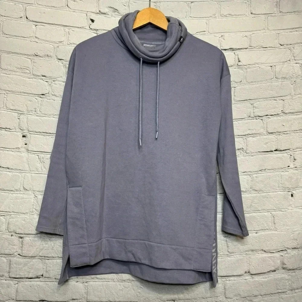 Gymshark Women’s Light Purple Pullover Hoodie size Small